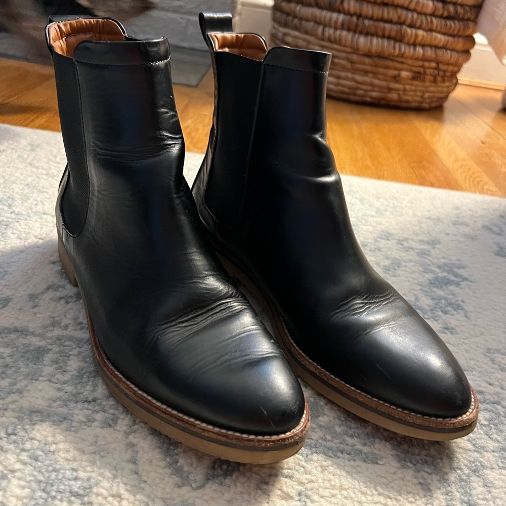 Everlane size 9.5 Chelsea Boot